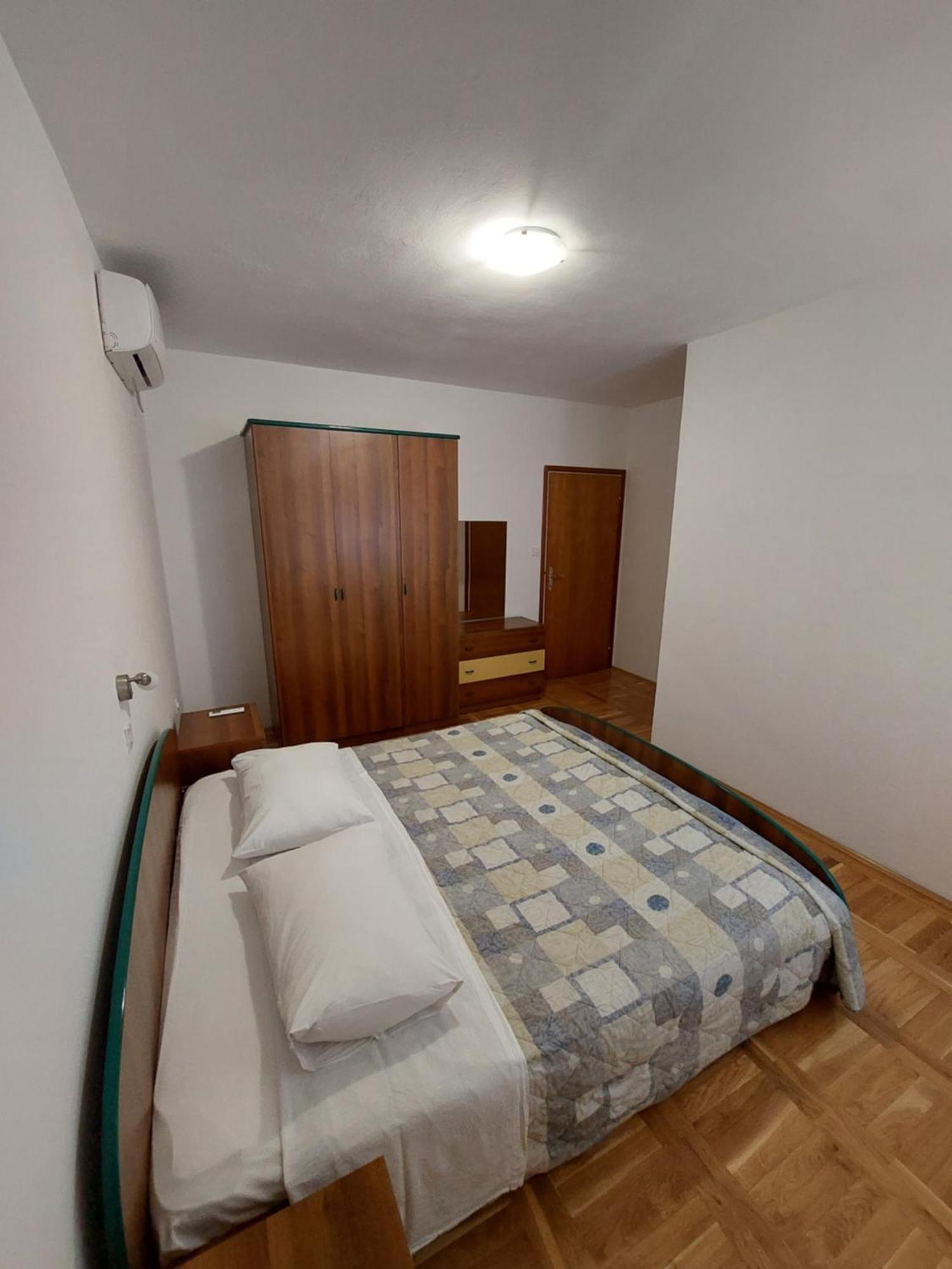 Apartments Mlacovic Раб Стая снимка
